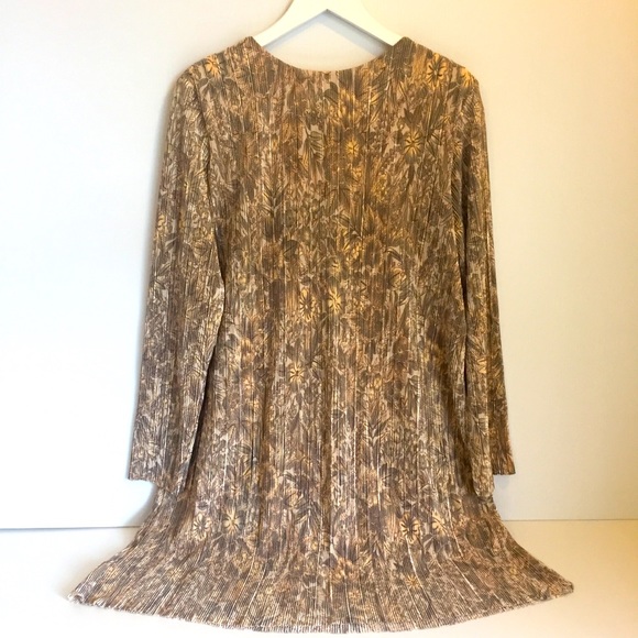 H&M Dresses & Skirts - H&M L womens sunray pleated floral beige pale olive dress raw hems relaxed fit